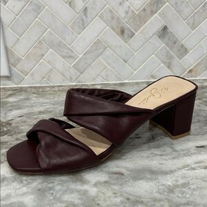 42 Gold Burgundy Leather Heeled Mule